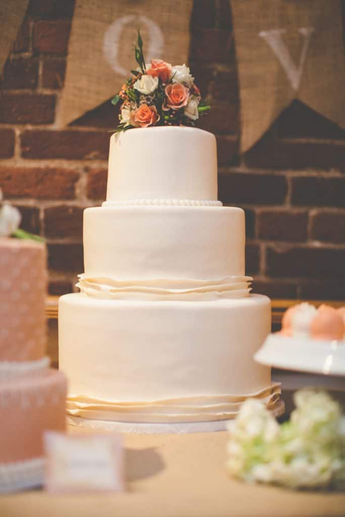 15 Hot Wedding  Cake  Trends You Can Customize to Make Your Own
