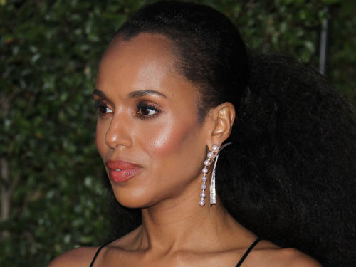 Kerry Washington of Scandal wore these stunning gold and pearl earrings. 