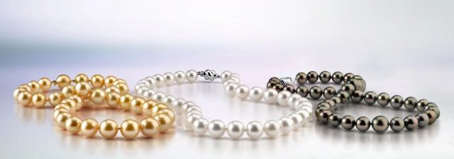 Shop Pearl Necklaces