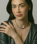 Tahitian Round Pearl Rubber Necklace - Various Sizes - Model Image