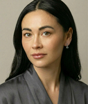 Tahitian South Sea Pearl Sherry Earrings - Model Image