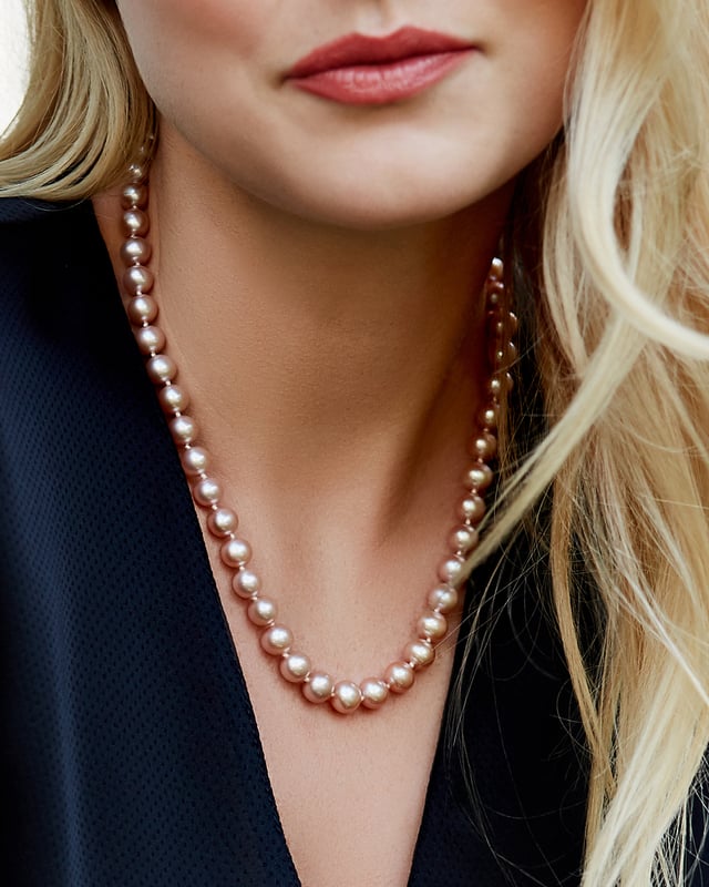 9-10mm Pink Freshwater Pearl Necklace - AAA Quality - Model Image