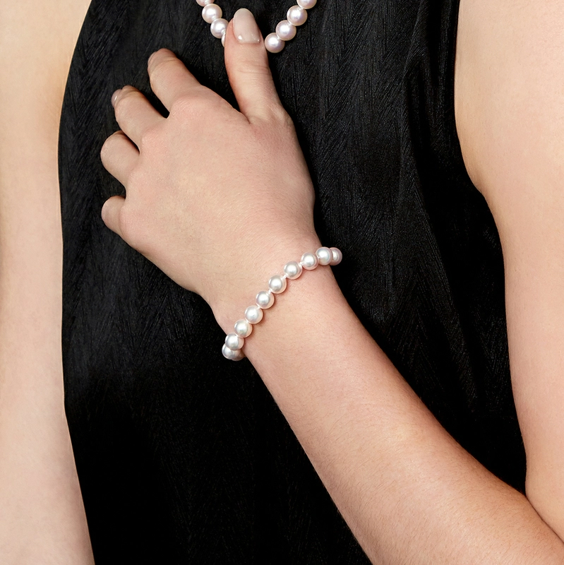 8.5-9.0mm Akoya White Pearl Bracelet - Model Image