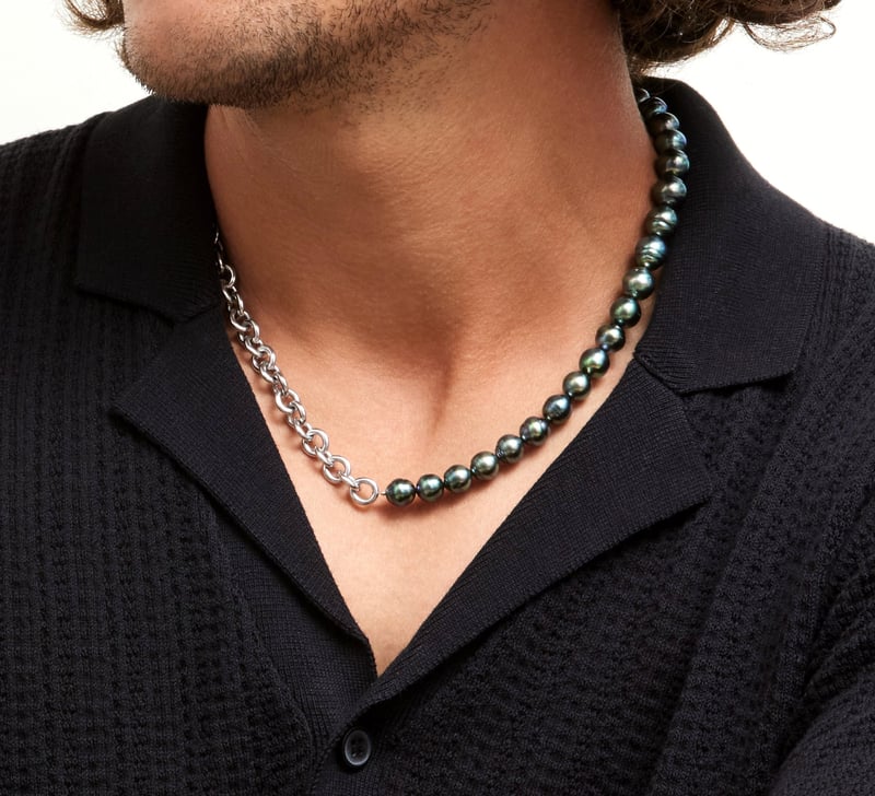 8-9mm Logan Black Tahitian Baroque Pearls & Chain Necklace - Model Image