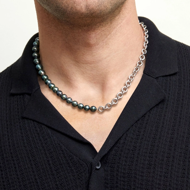 8-9mm Logan Black Tahitian Baroque Pearls & Chain Necklace - Model Image