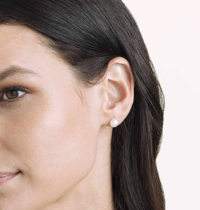 7.0-7.5mm Certified Hanadama Akoya Round Pearl Stud Earrings - Model Image