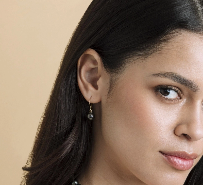 Tahitian South Sea Pearl Linda Earrings - Model Image
