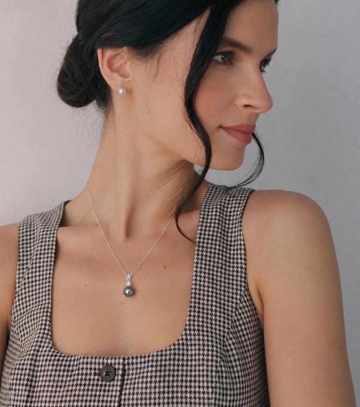 18K Tahitian South Sea Pearl & Diamond Classic Pendant - Model Image