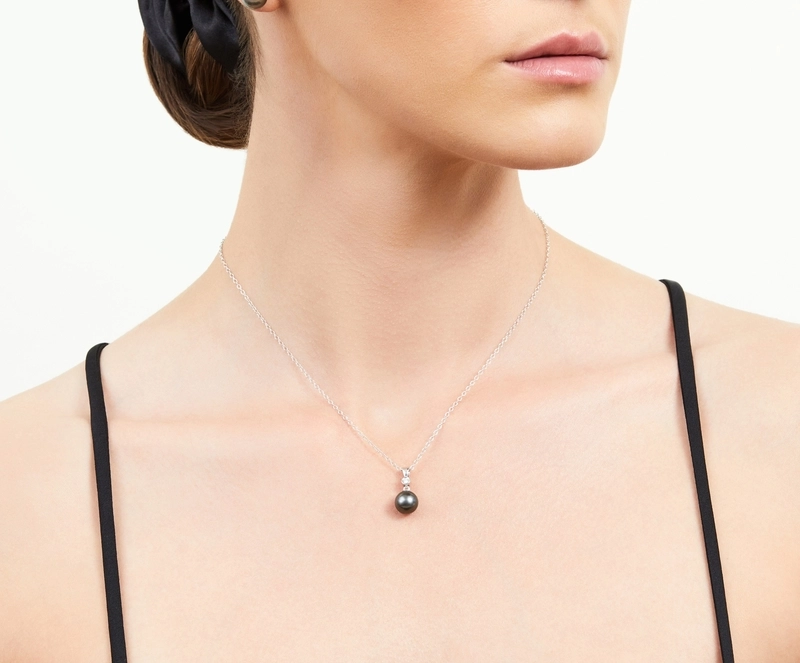 Model is wearing Michelle Pendant with 9-10mm AAAA quality pearls