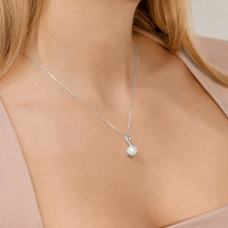 Freshwater Pearl Anastasia Pendant - Third Image