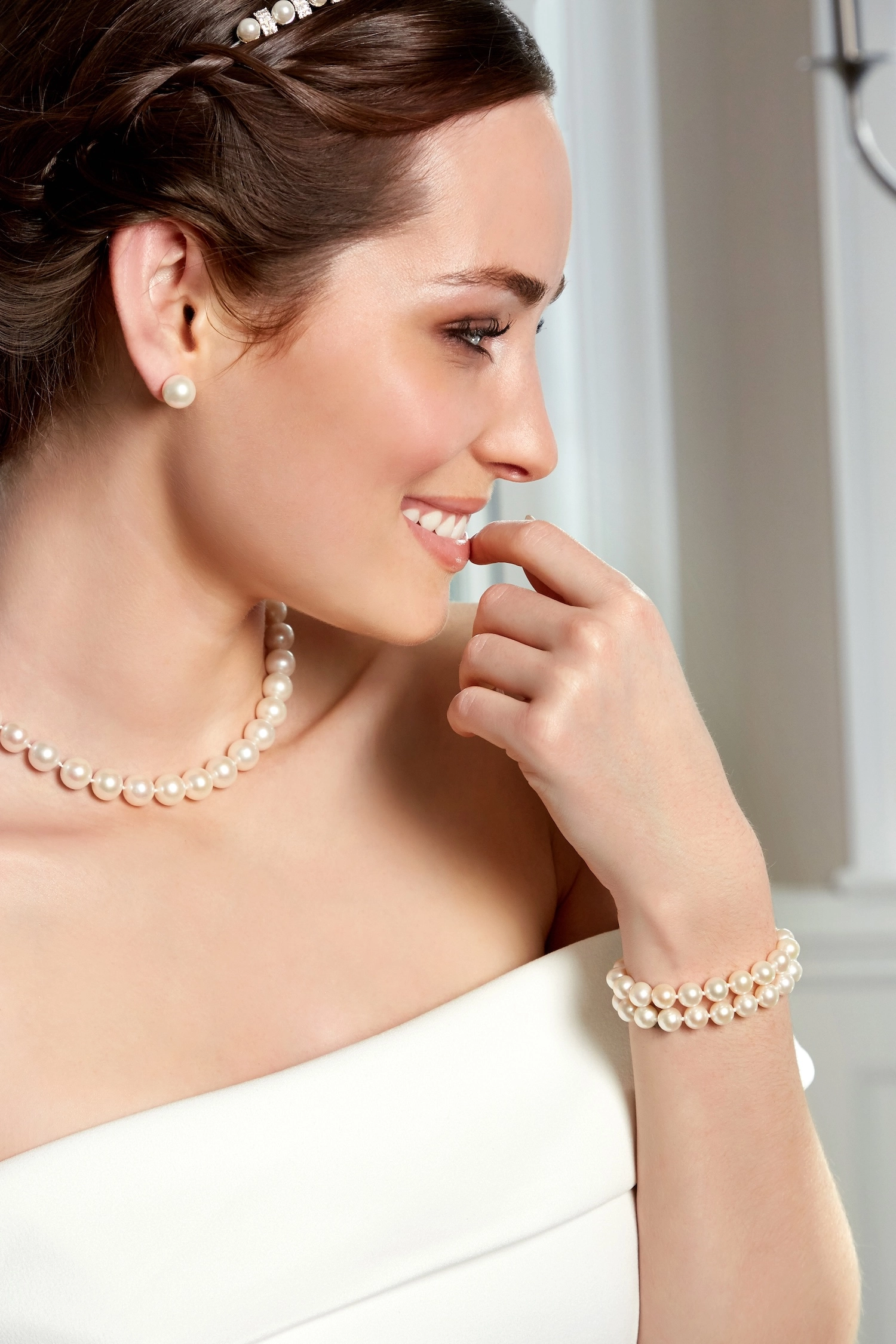 9.5-10.5mm White Freshwater Pearl Necklace - AAA Quality