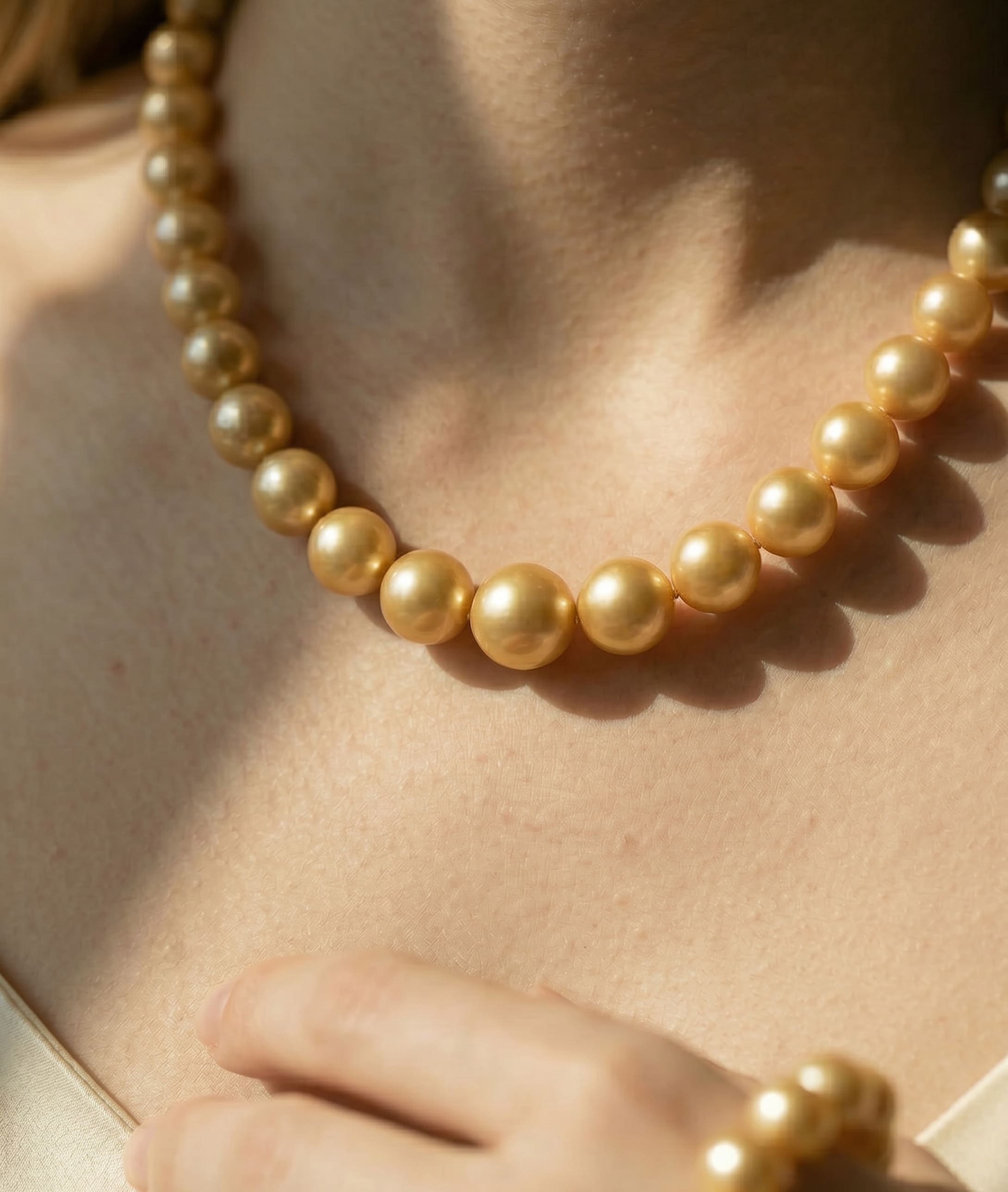 8-10mm Golden Round South Sea Pearl Set - AAAA Quality - Secondary Image