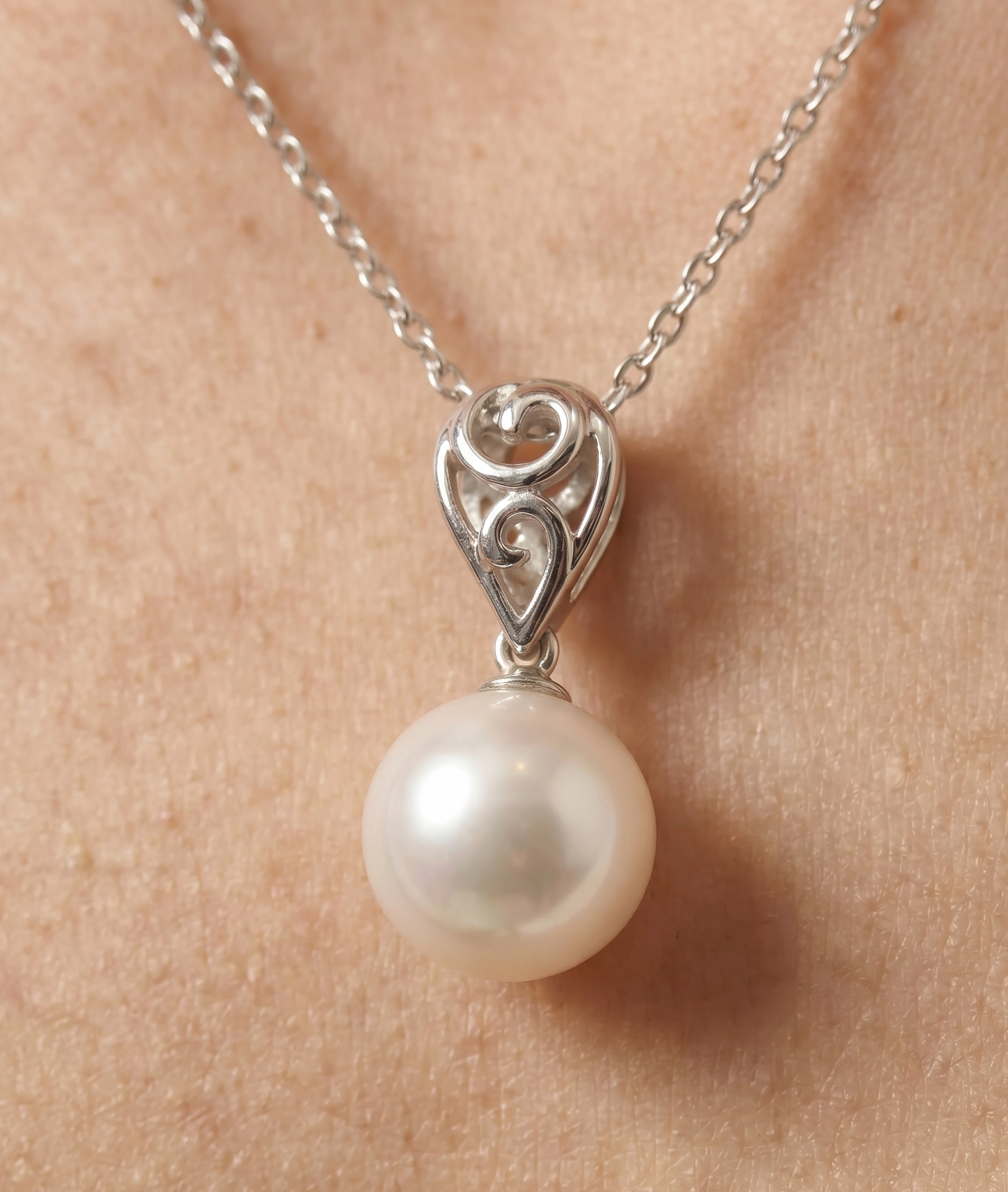 White South Sea Pearl Andrea Pendant