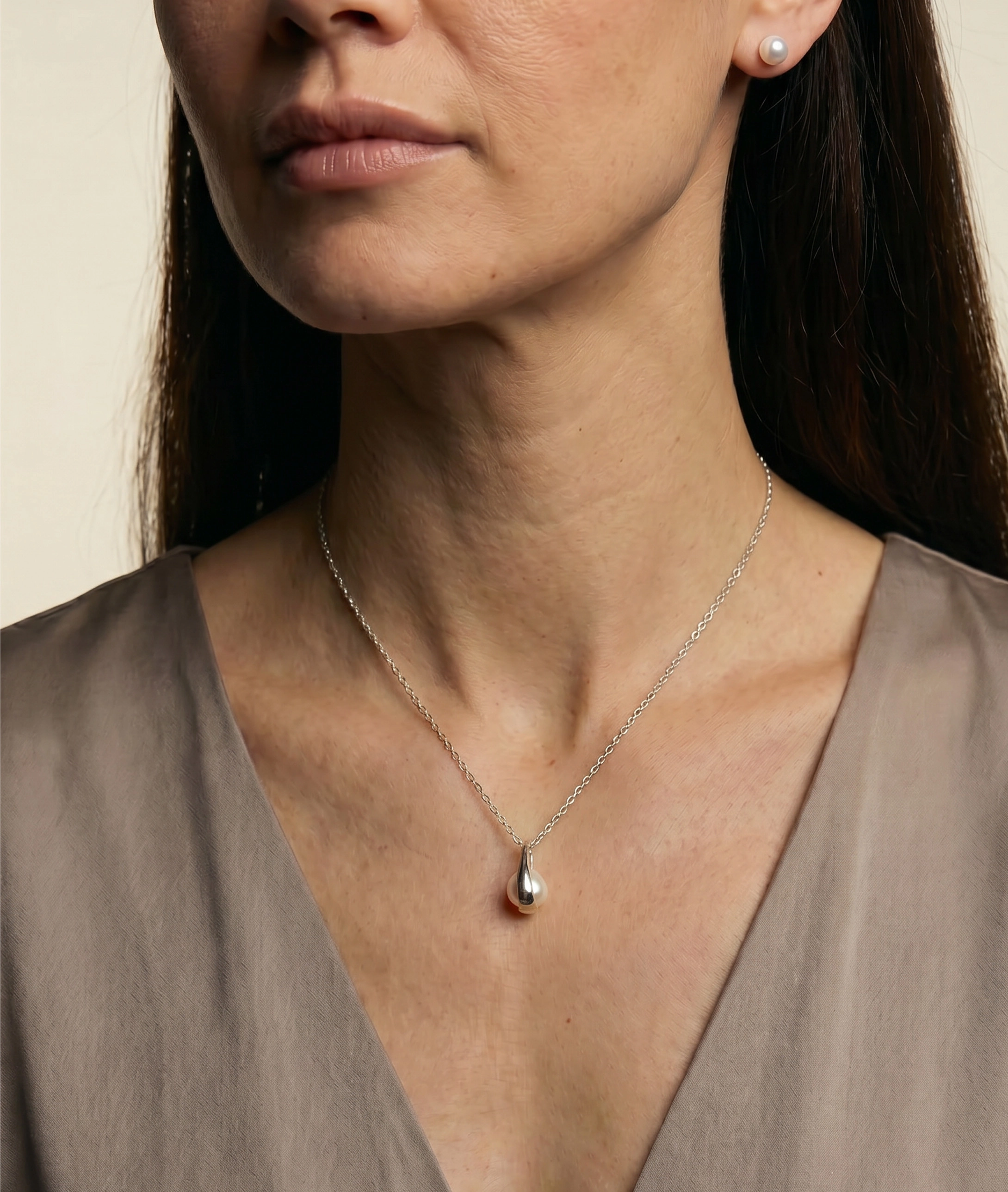 14K Gold Freshwater Pearl Regina Pendant