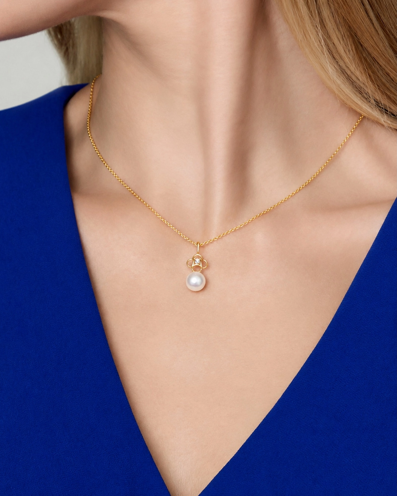 14K Gold Freshwater Pearl & Diamond Lacy Pendant
