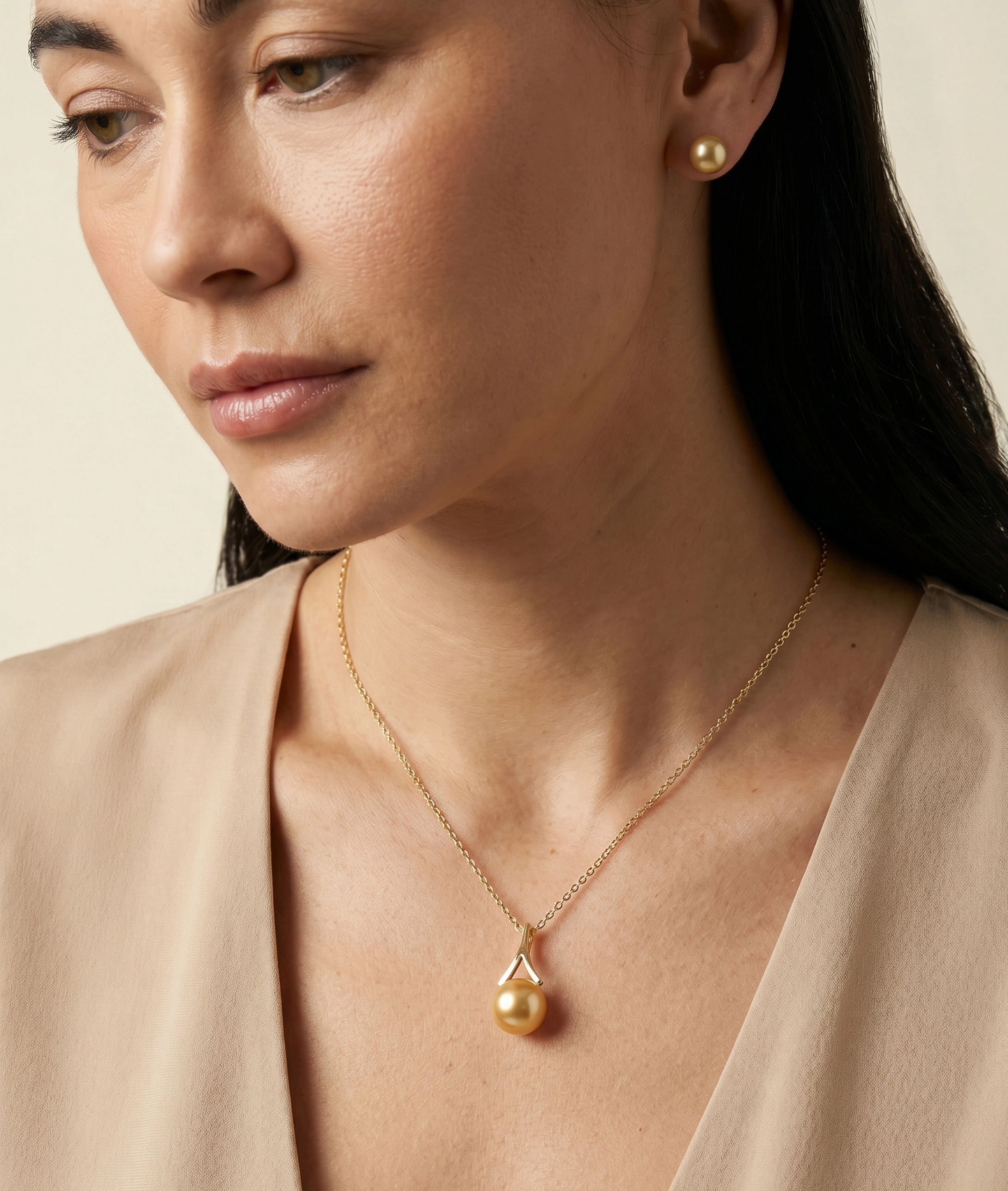 Golden Pearl Lindsey Pendant