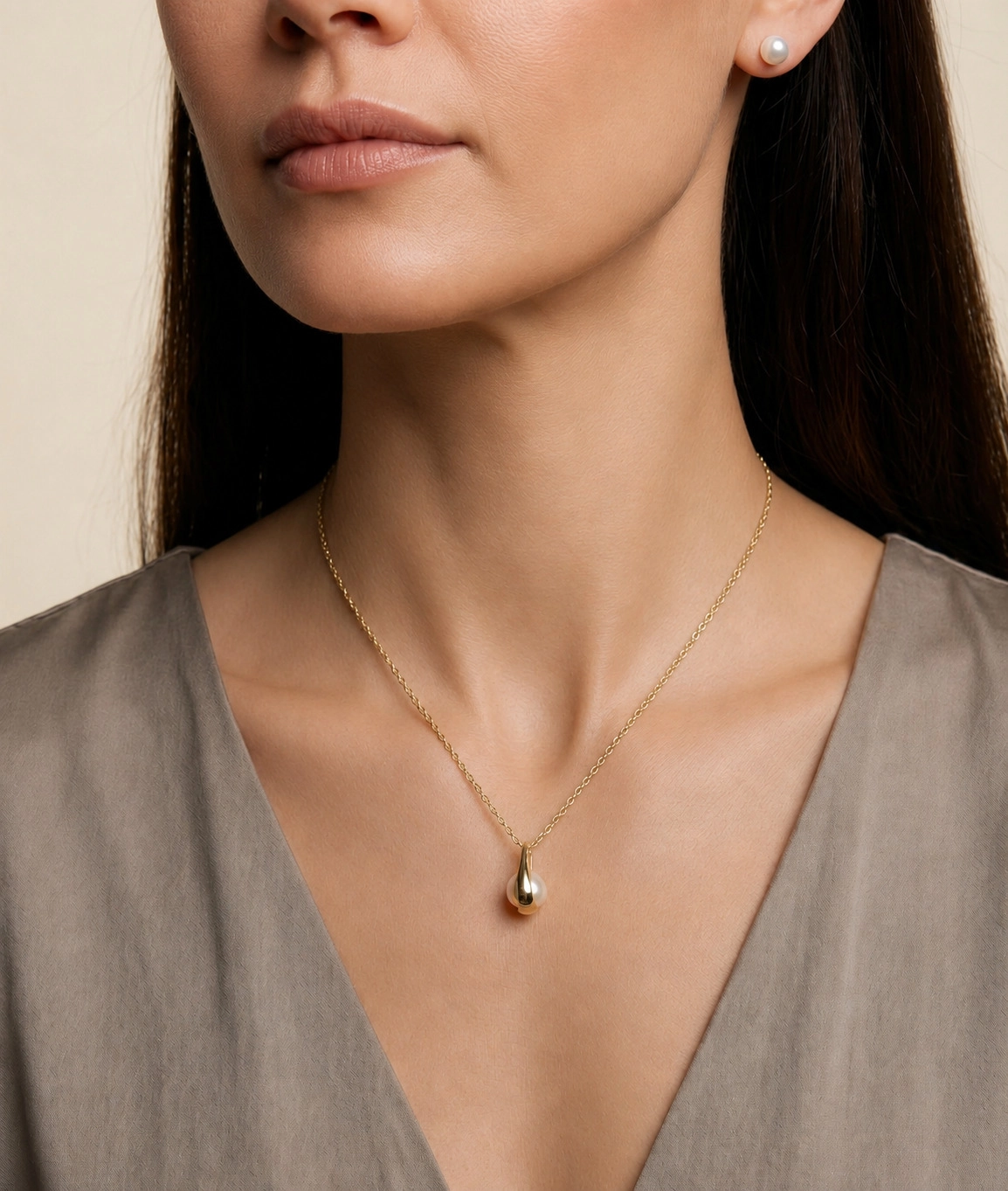 14K Gold Freshwater Pearl Regina Pendant