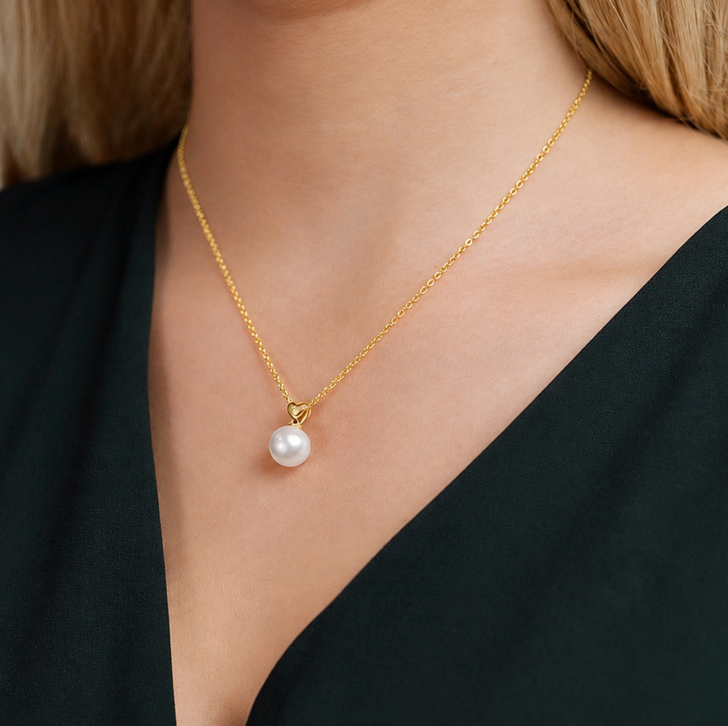 14K Gold Freshwater Pearl & Diamond Lev Pendant