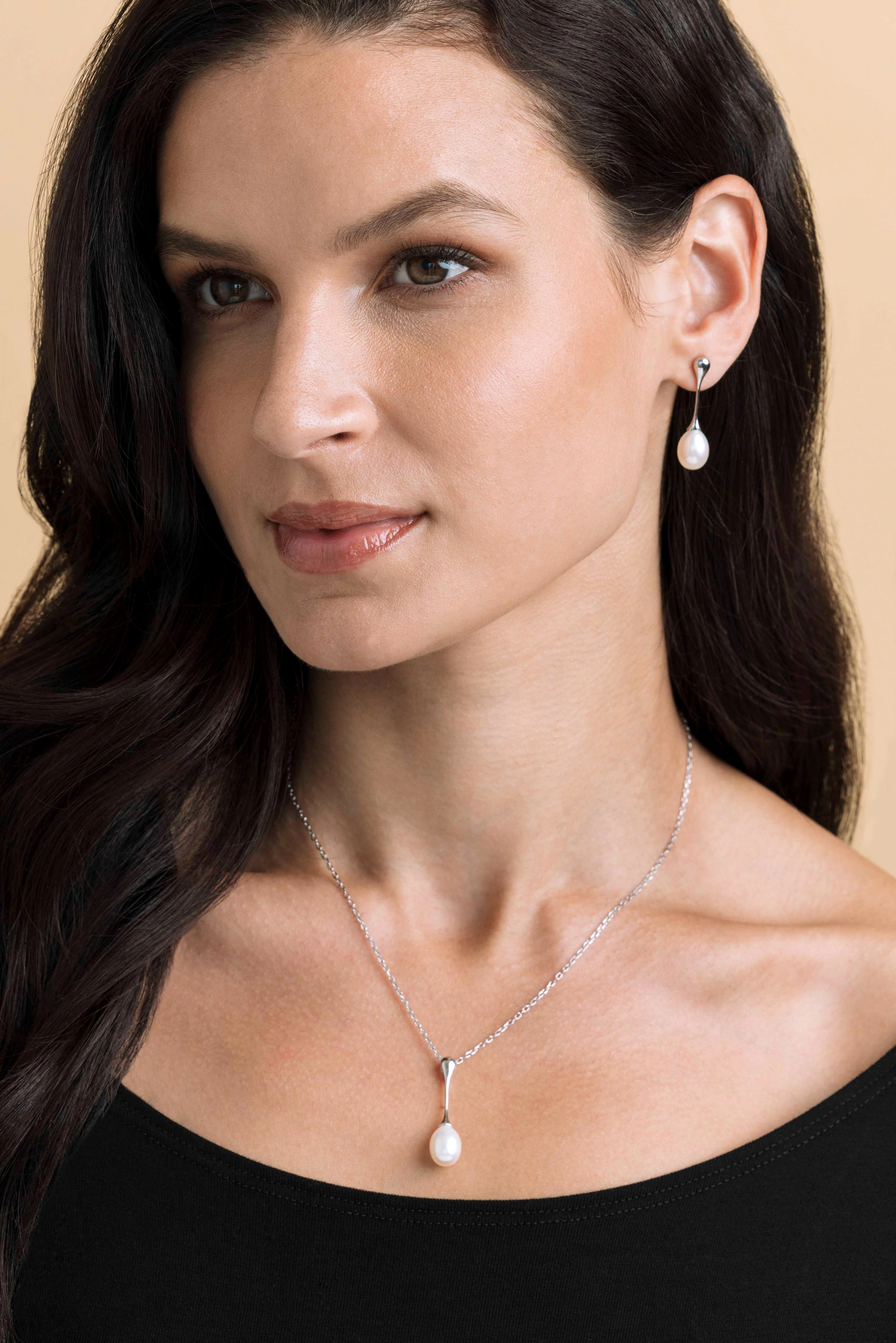 Freshwater Pearl Long Teardrop Pendant & Earrings Set