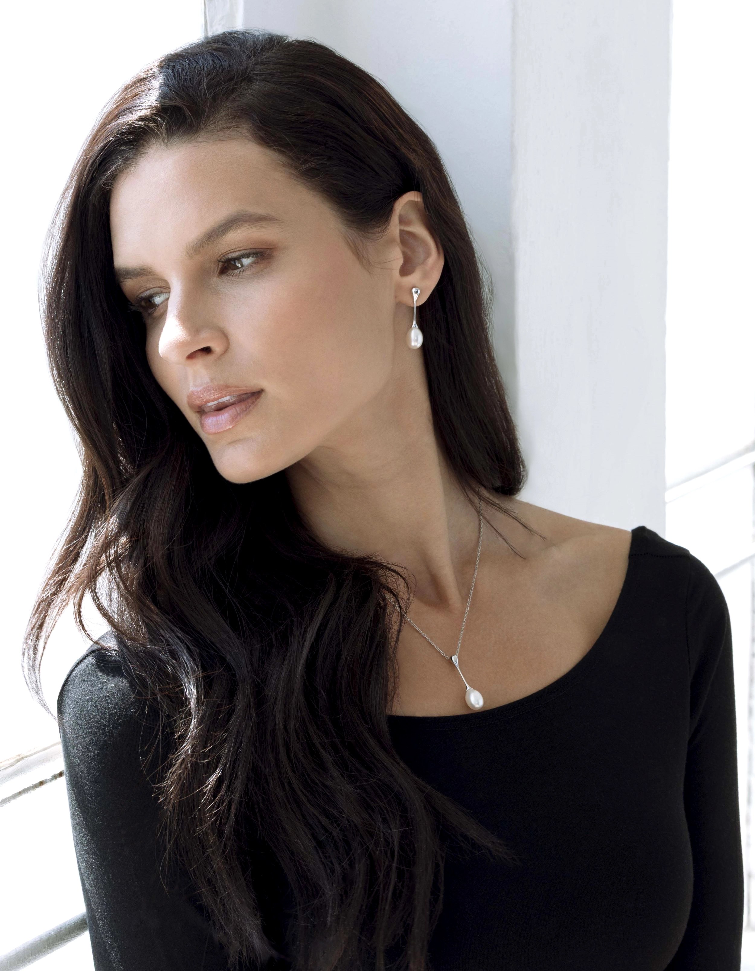 Freshwater Pearl Long Teardrop Pendant & Earrings Set