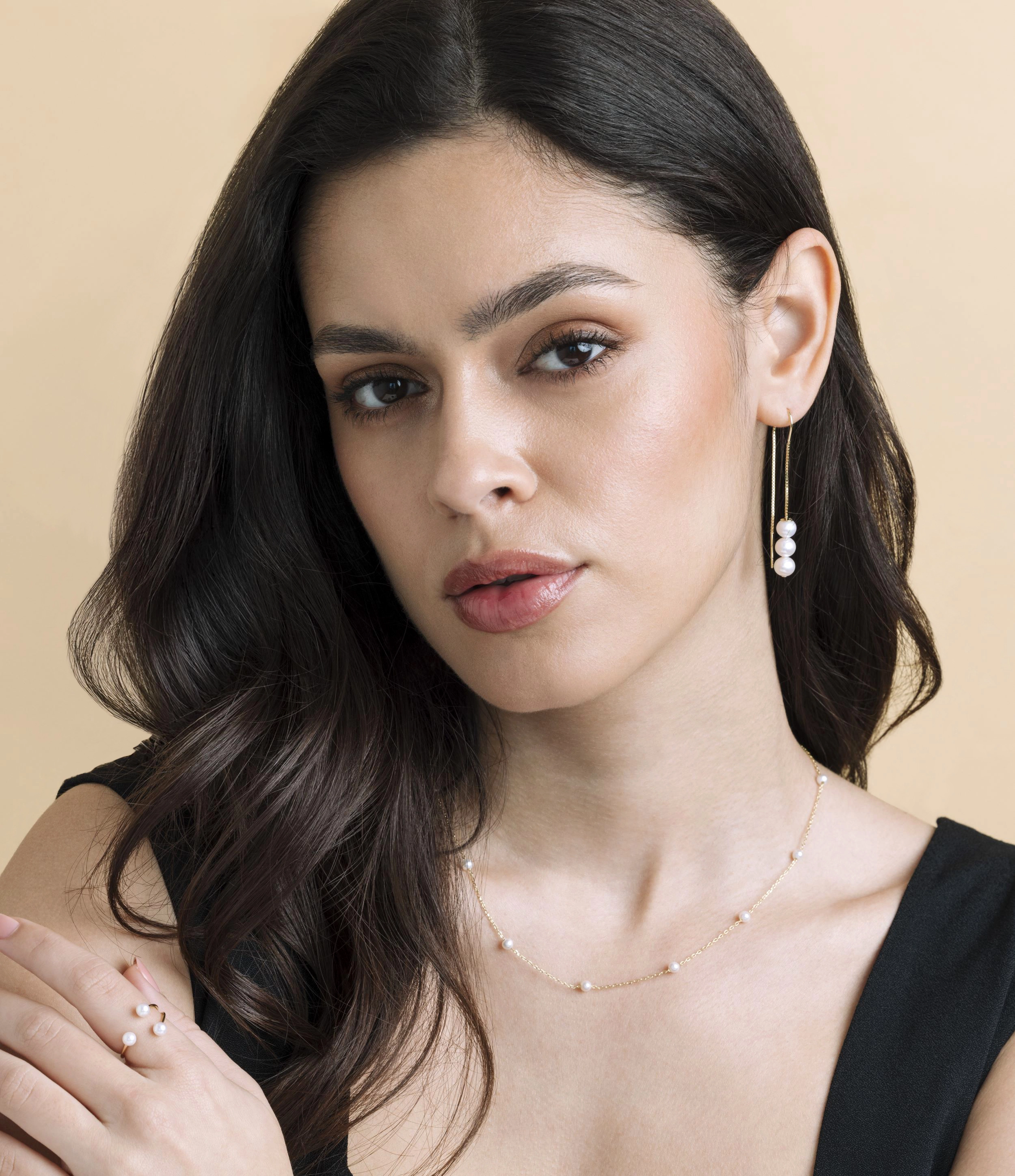 White Freshwater Pearl Tincup Molly Necklace