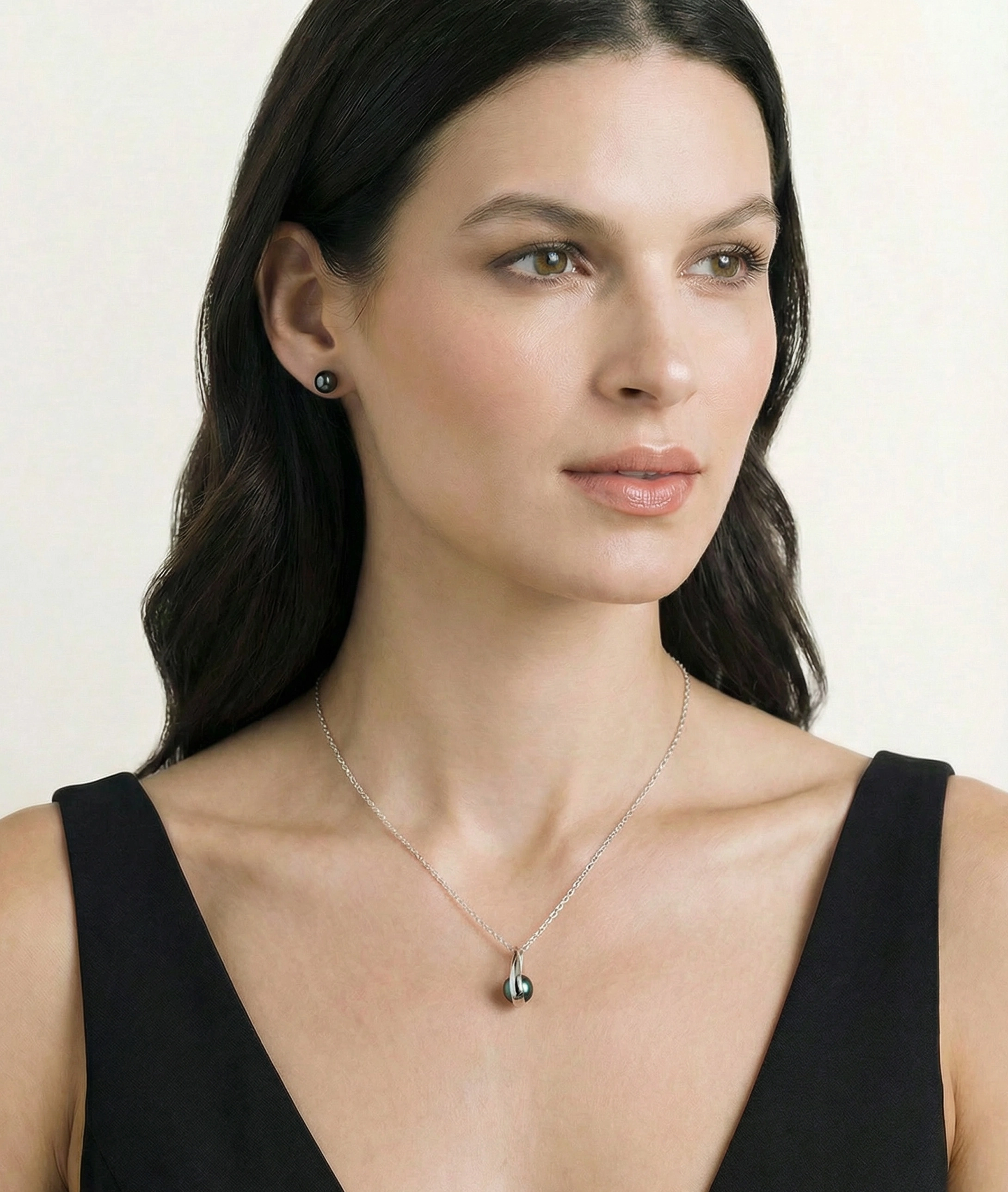 14K Gold Tahitian South Sea Pearl Regina Pendant